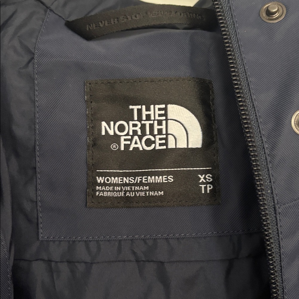 The North Face Women's Navy Rain/Wind Jacket - Picture 2 of 4